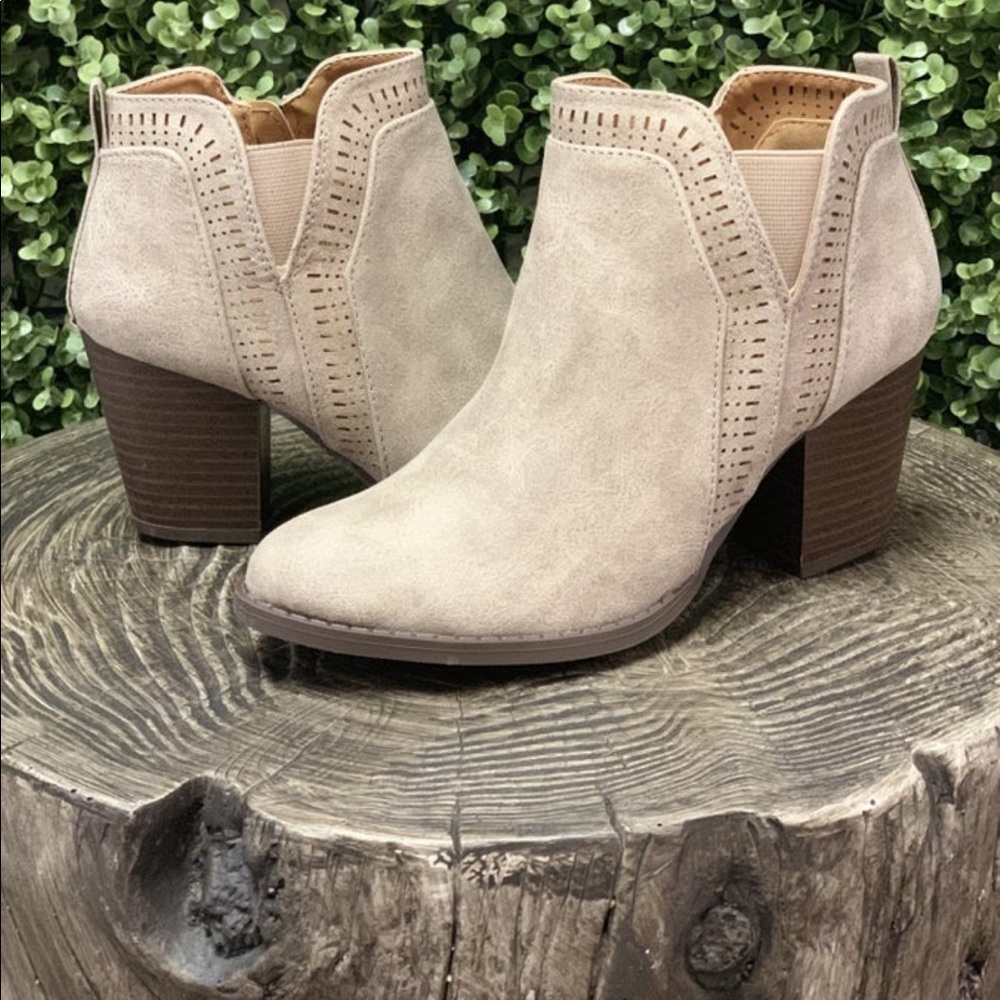 Qupid Stone Washed Booties size 6